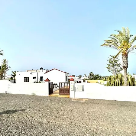 Bungalow Para Nudistas Con Wifi Y Estupenda Vista A La Piscina